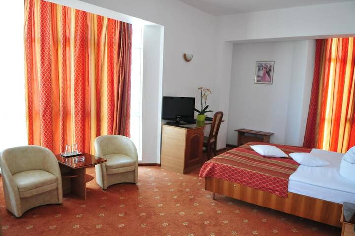 Room 9 of 39