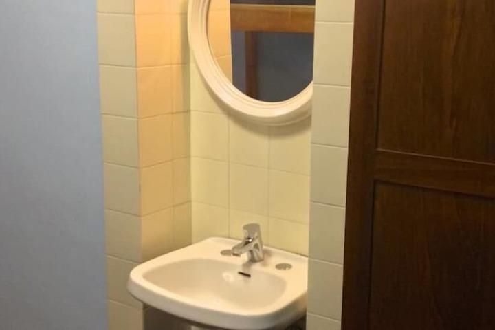 Room 16 of 29