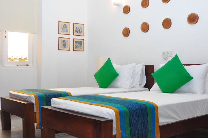 Room 4 of 20