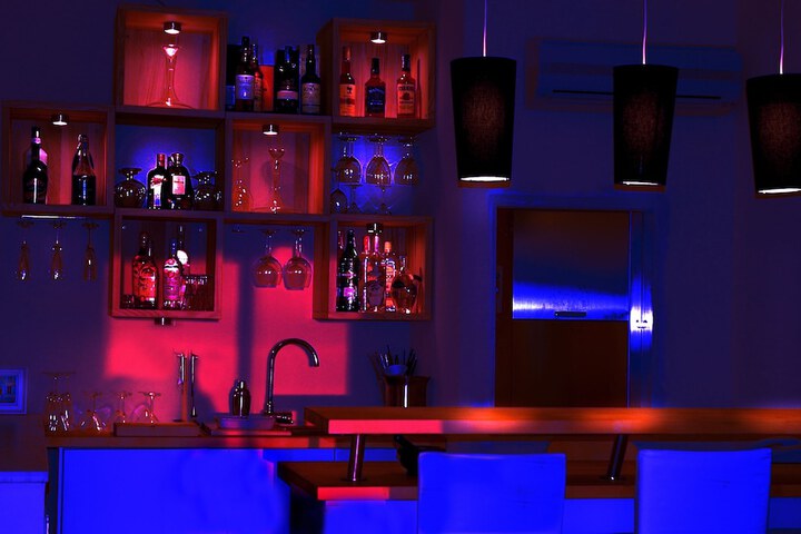 Lounge 18 of 41