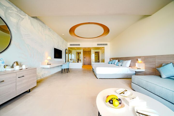 Room 38 of 163