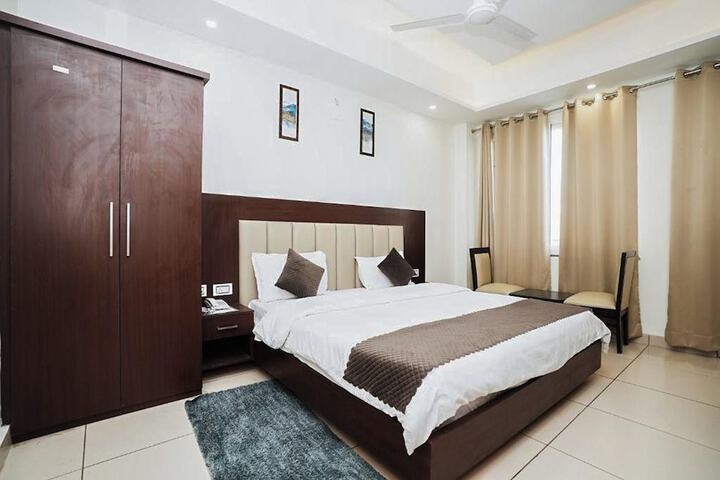 Room 7 of 53