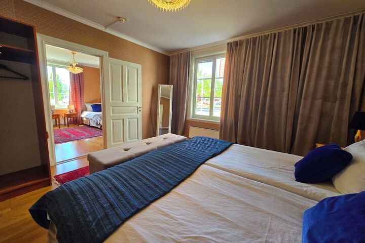 Room 81 of 334