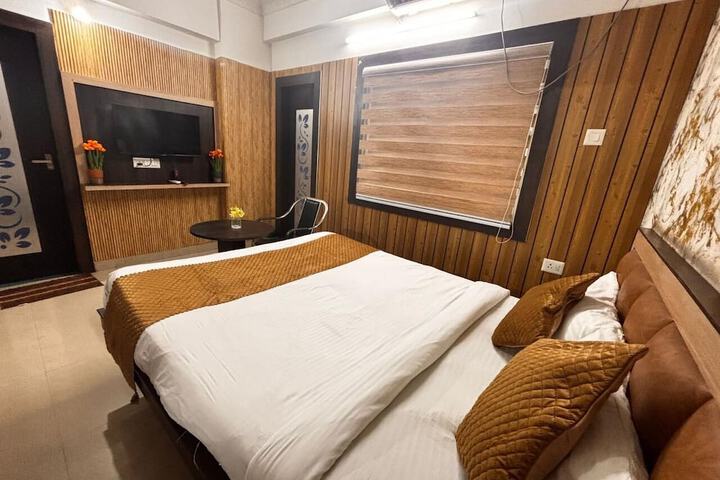 Room 21 of 34