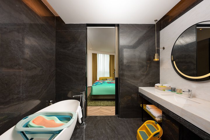 Room 14 of 63