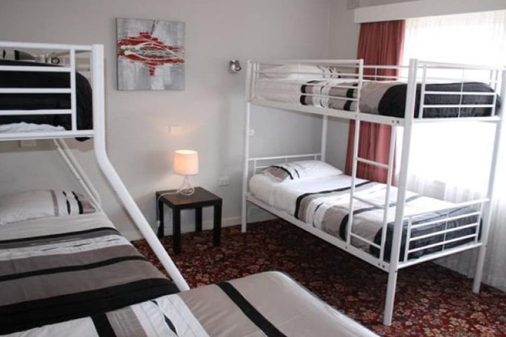 Room 4 of 70