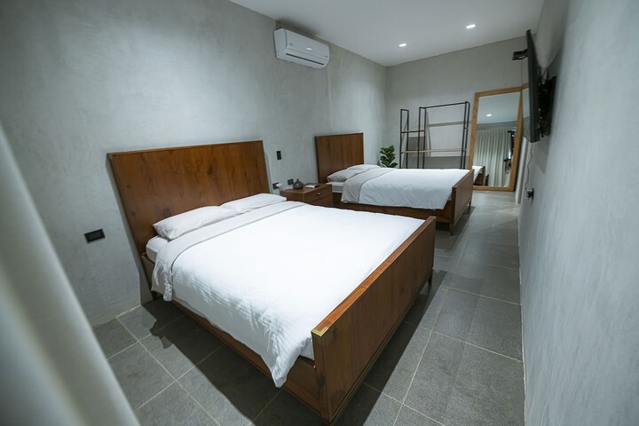 Room 3 of 24