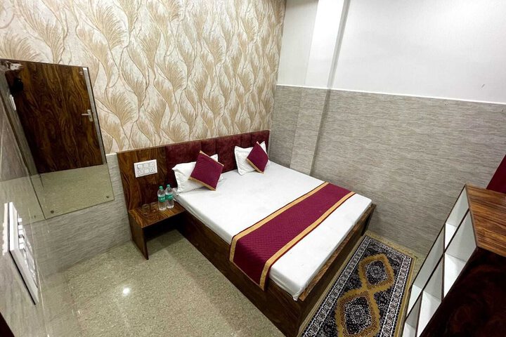 Room 17 of 31