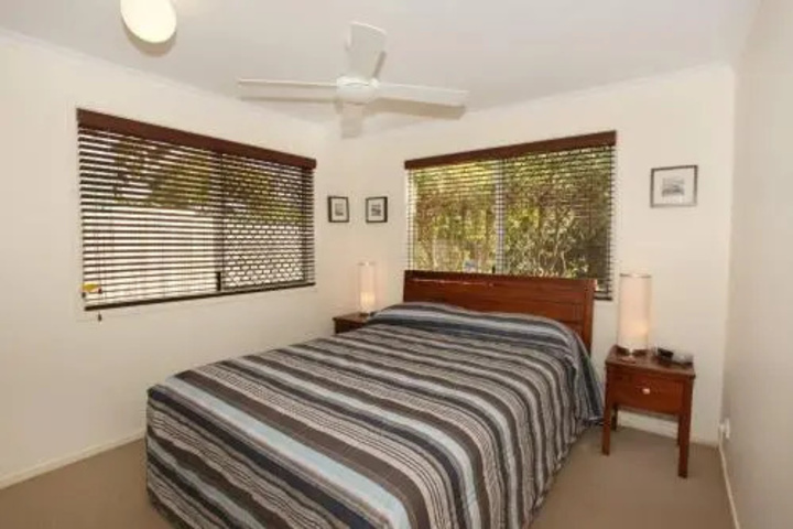 Room 4 of 11