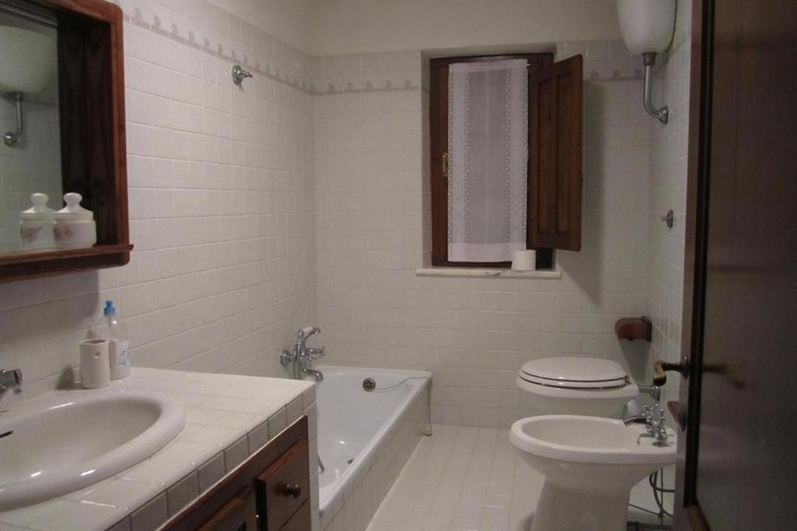 Room 8 of 12