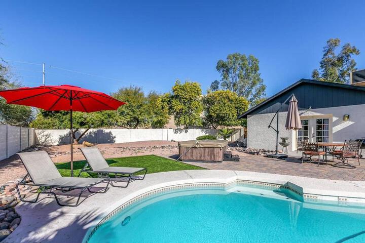 Exterior of Bell Villa - Resort Living - Pool - Location - Events