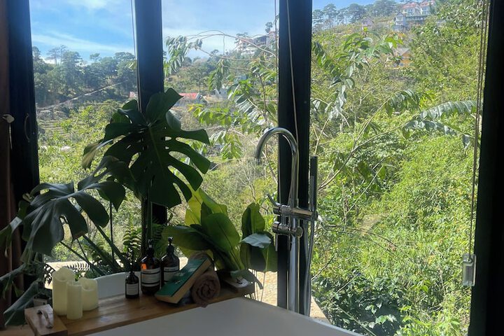 Room 17 of 30