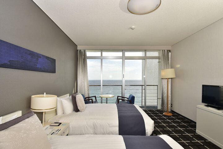 Room 15 of 277