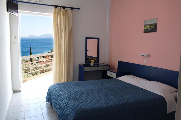 Room 2 of 48