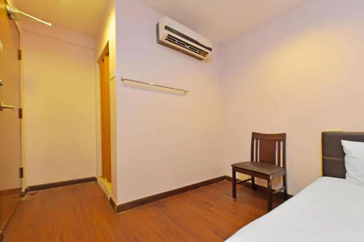 Room 14 of 15