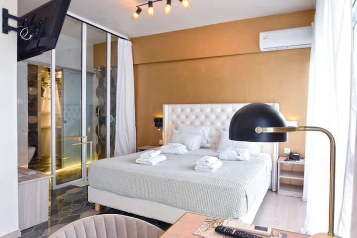 Johns Hotel
