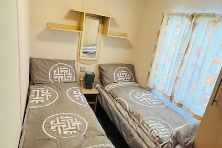 Room 5 of 35