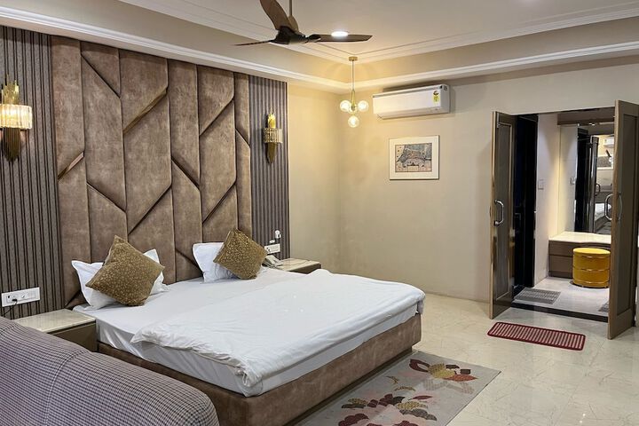 Room 15 of 57