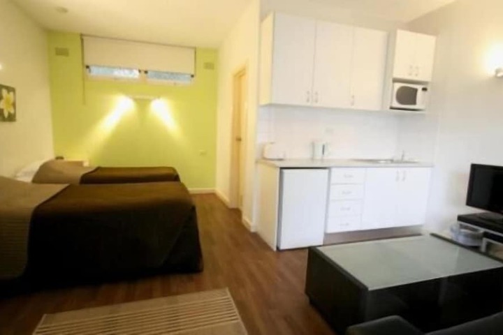 Room 6 of 35