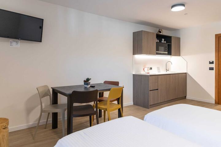 Room 16 of 186