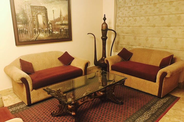 Lounge 31 of 33