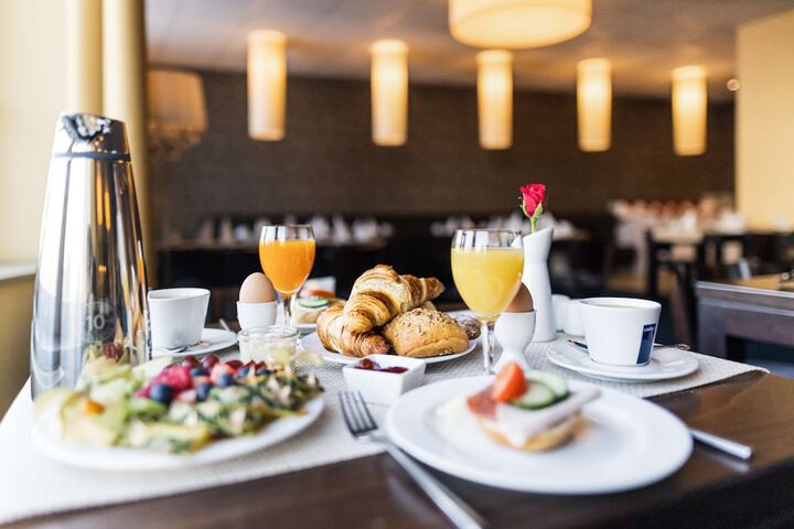 Breakfast/Coffee Service 42 of 55