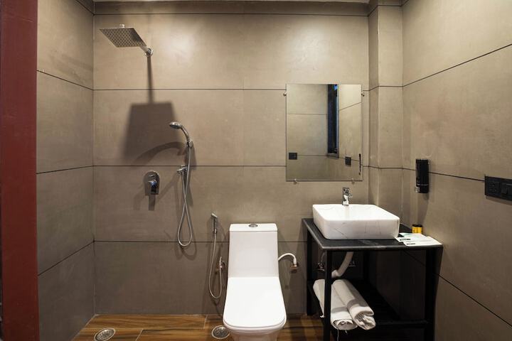 Room 16 of 27