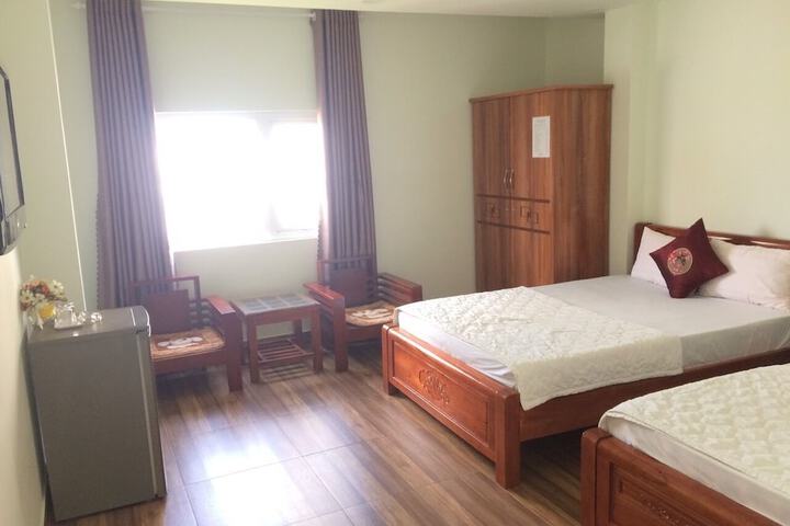 Room 4 of 16