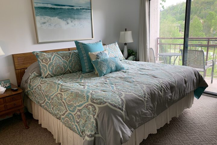 Room 9 of 186
