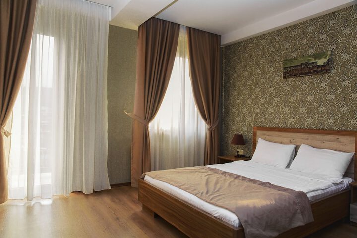 Room 7 of 53