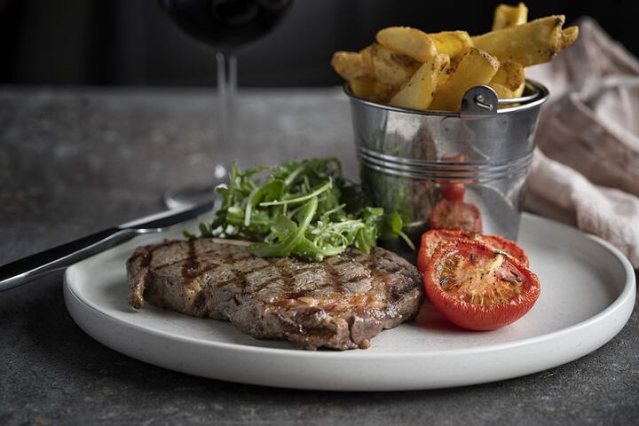 Lounge 60 of 106
