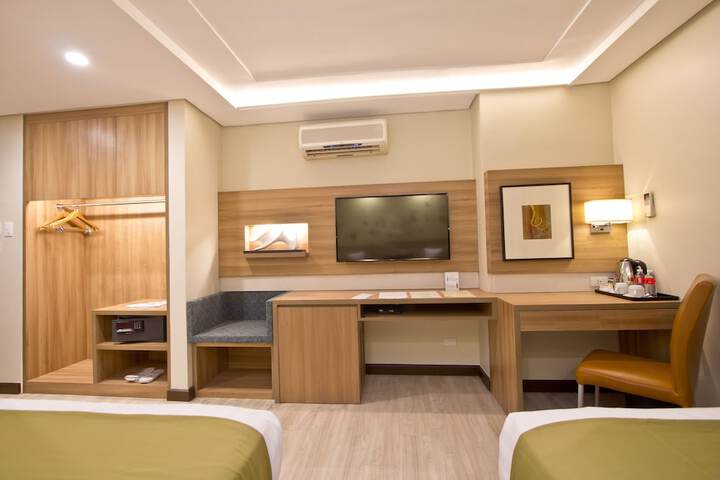 Room 14 of 33