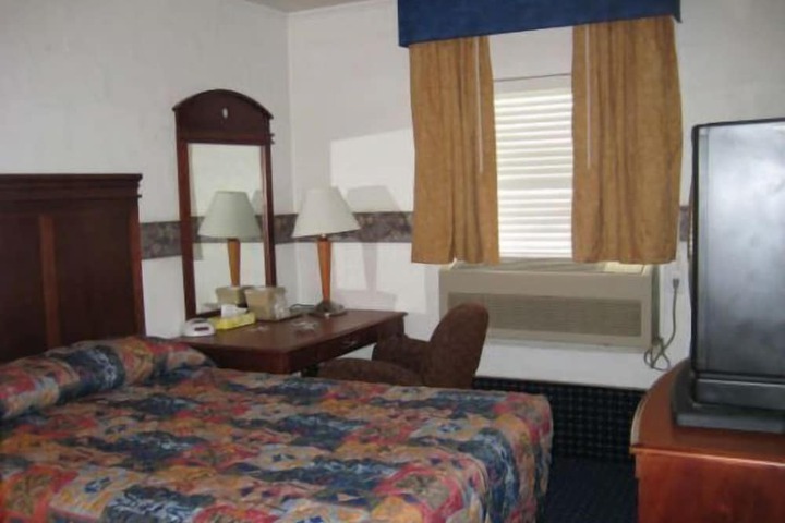 Room 6 of 6