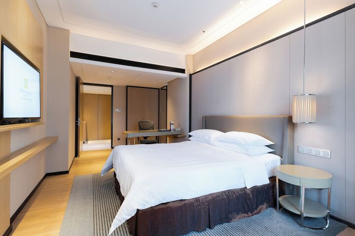 Room 15 of 60