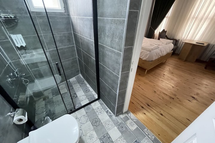 Room 79 of 100