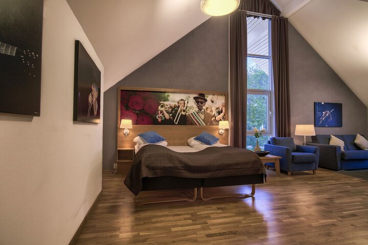 Room amenity