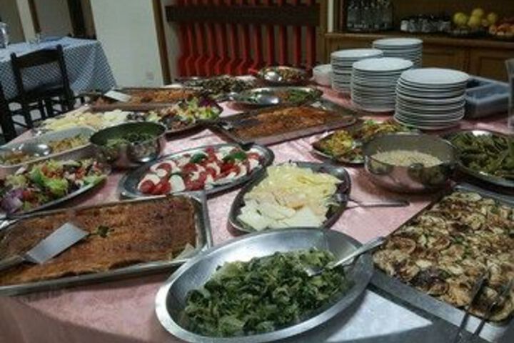 Dining 18 of 76