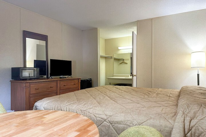 Room 46 of 95