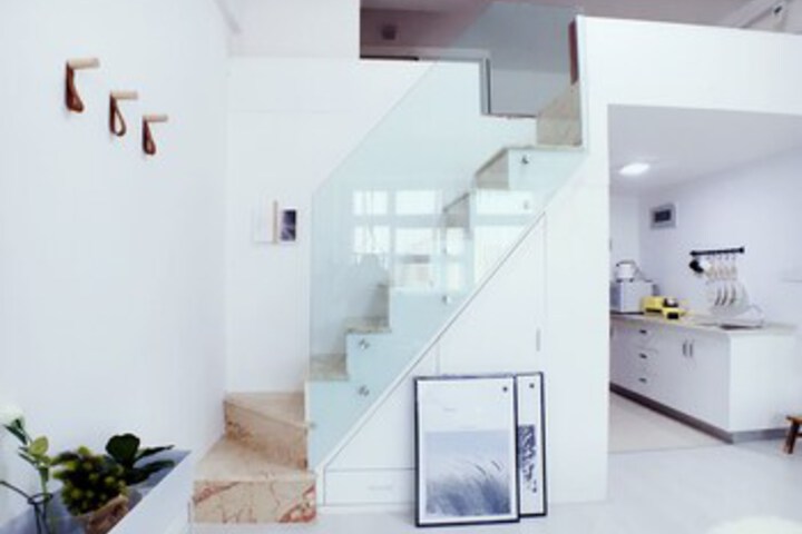 Room 42 of 60