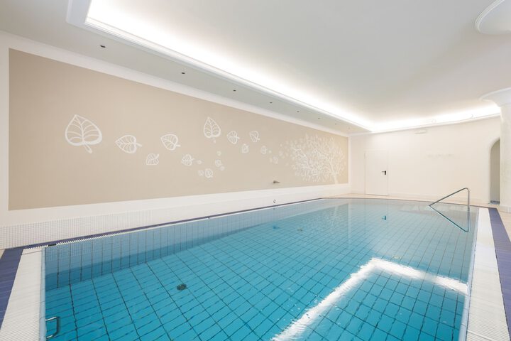 Pool Hotel