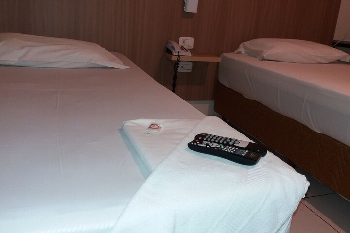 Room 2 of 36