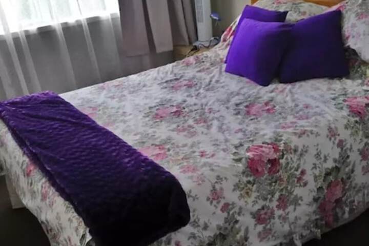 Room 4 of 12