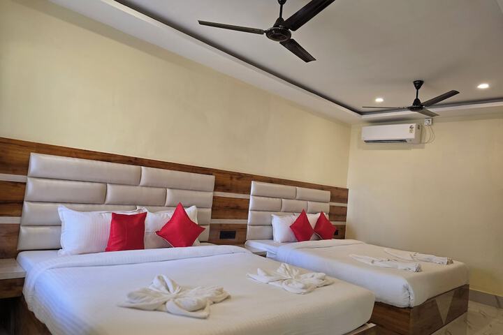 Room 4 of 80