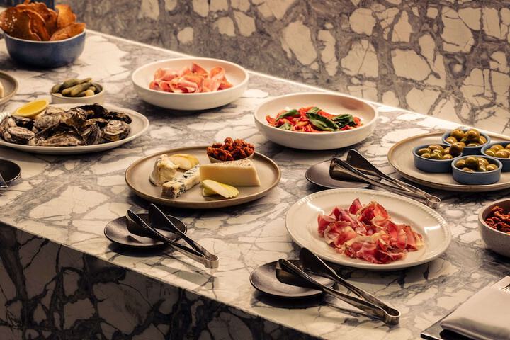 Dining 62 of 85