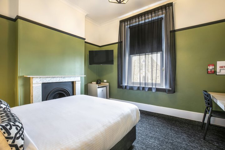 Room 12 of 30