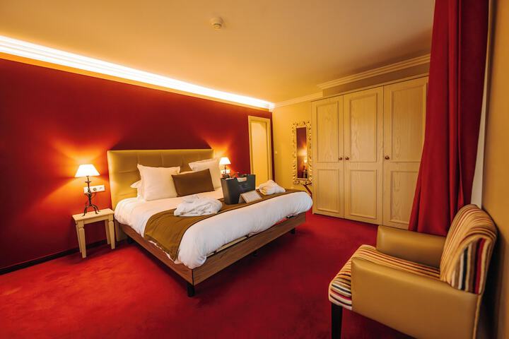 Room 25 of 120