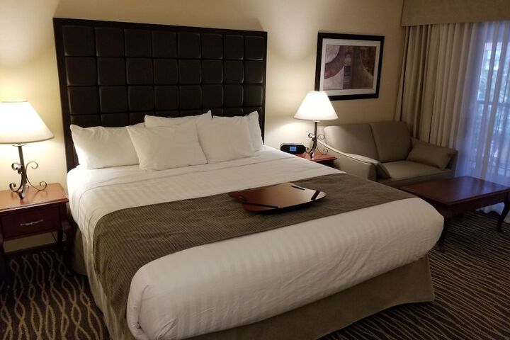 Room 18 of 112