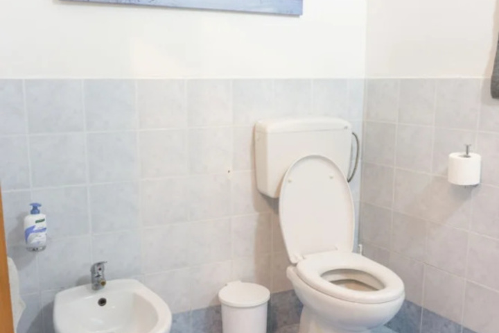 Room 9 of 22