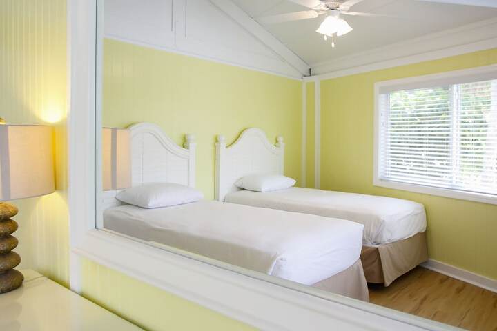 Room 3 of 33