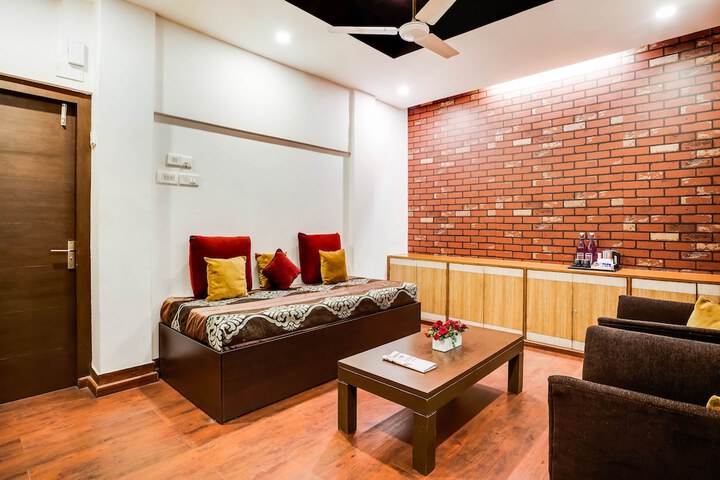 Room 14 of 29